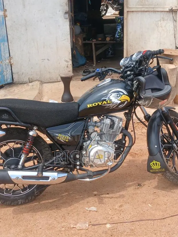 New Royal RY125 2025 Black · Photo 1
