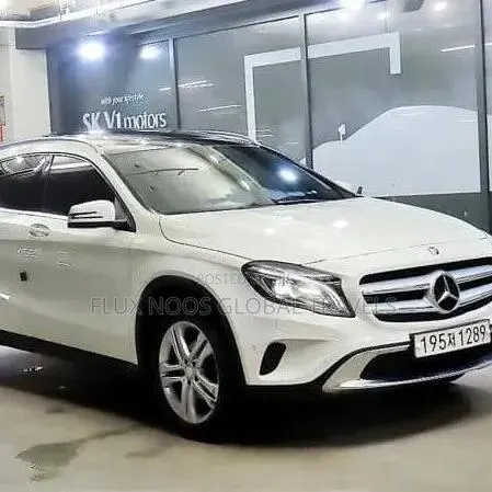 Mercedes-Benz GLA-Class 2017 White · Photo 1