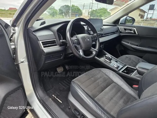 Mitsubishi Outlander SE 2022 Silver · Photo 1
