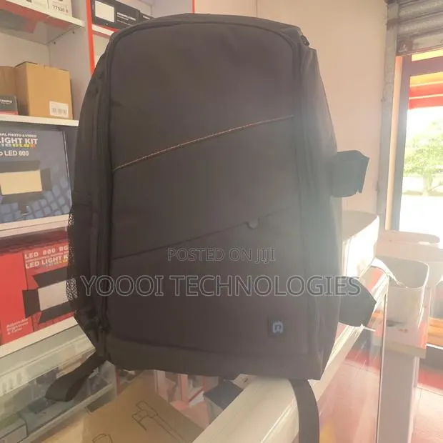 Puluz Waterproof Scratchproof Camera Backpack · Photo 1