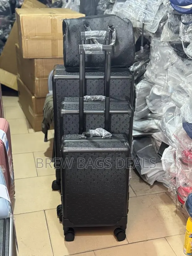 Premium Quality 4set Louis Vuitton Zipless Traveling Bag. · Photo 1