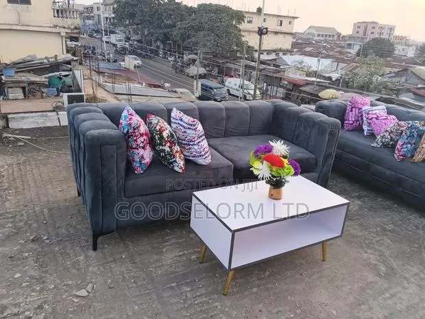 Sofa Plus Center Table With Free Delivery · Photo 2