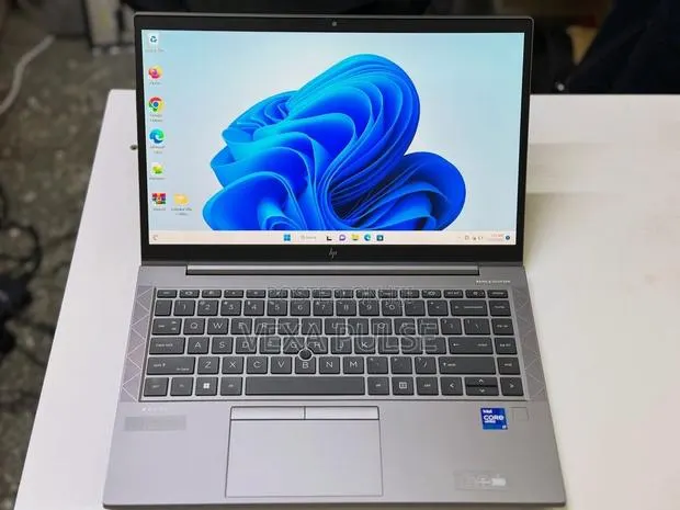 Laptop HP ZBook Firefly G8 16GB Intel Core i7 SSD 512GB · Photo 1