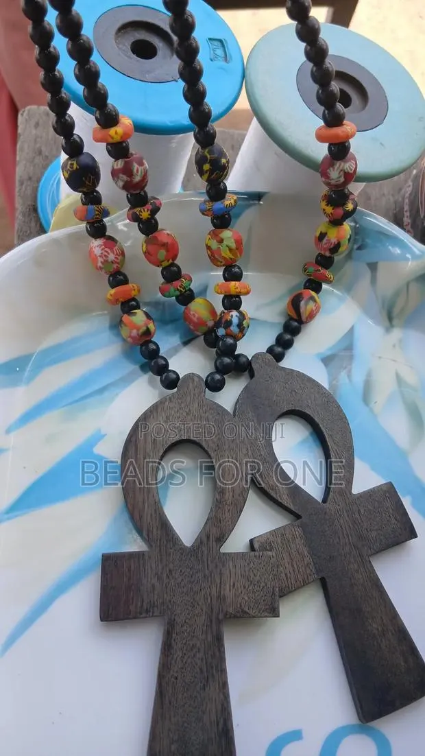 Necklace and Bracelet · Photo 1
