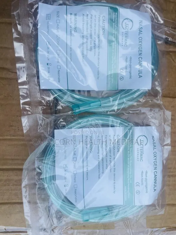 Oxygen Mask and Nasal Prongs · Photo 1