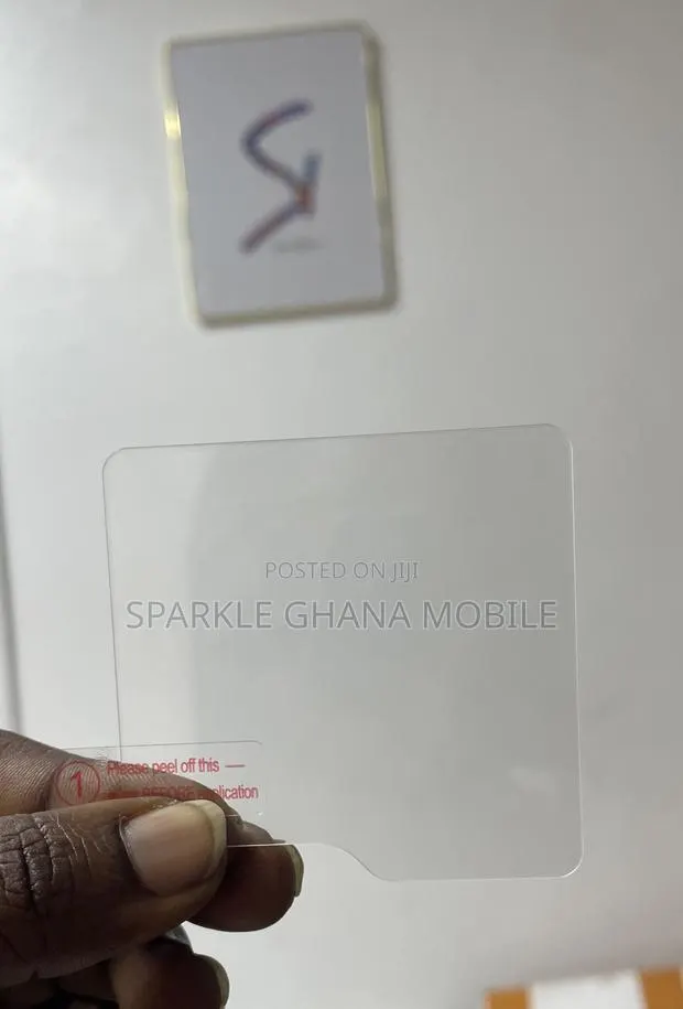 Samsung Z Flip 6 Clear Glass Protector · Photo 1