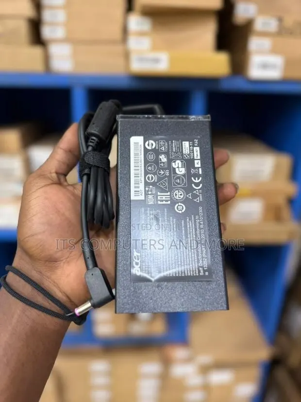ACER 135W Replacement Charger · Photo 1