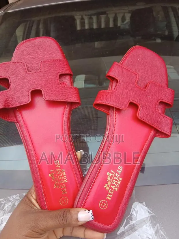 Hearmas Slippers · Photo 1