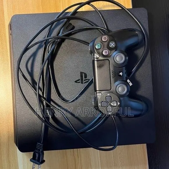 Ps4 Console Slim · Photo 1