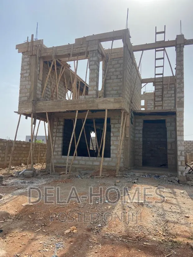 Four Bedroom Uncompleted for Sale at Ashaley Botwe. · Photo 1