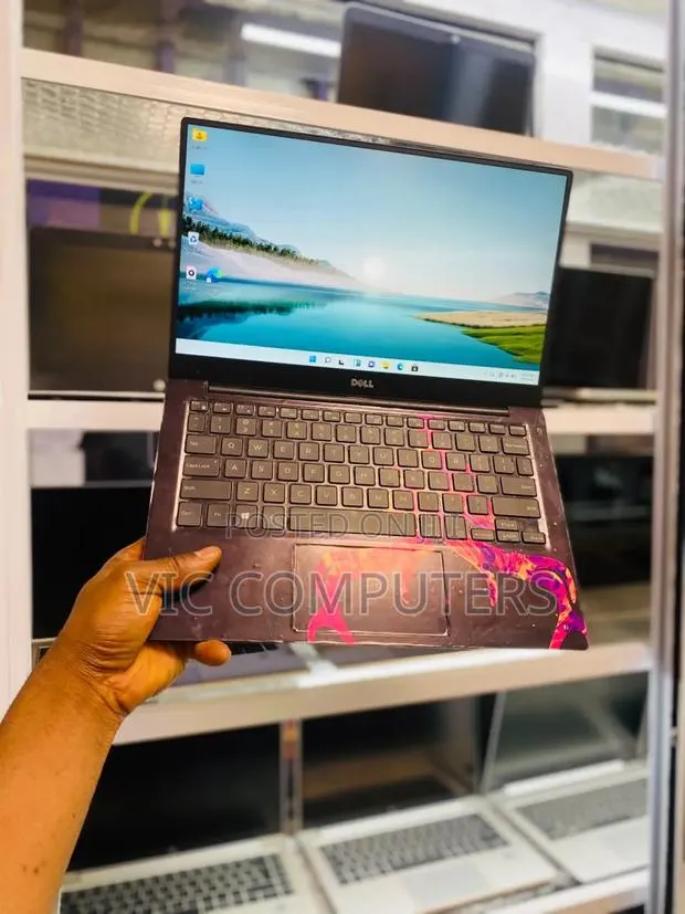 Laptop Dell XPS 13 8GB Intel Core i7 SSD 256GB · Photo 1