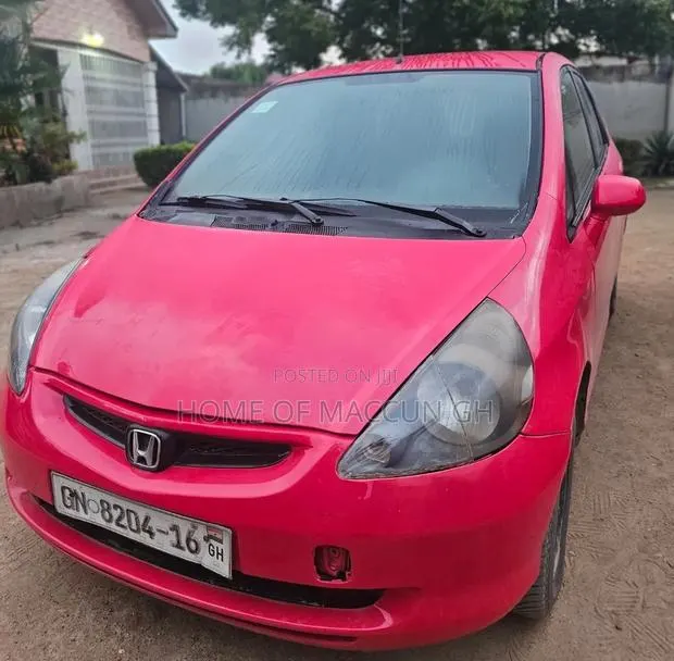 Toyota Vitz 1.3 AWD 5dr 2015 · Photo 1