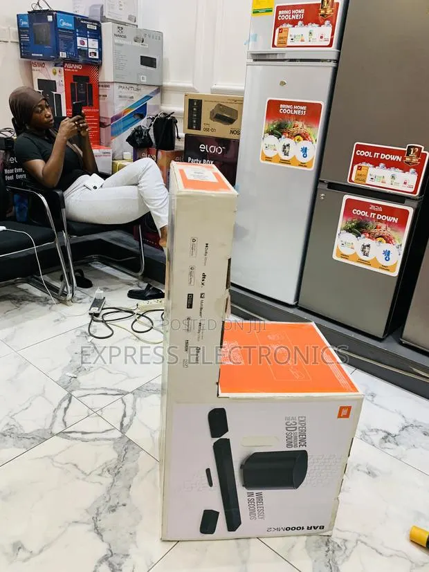 (1000mk2) JBL Sound System With Rear Woofer · Photo 1