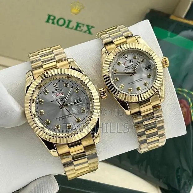 Couple Watches · Photo 1