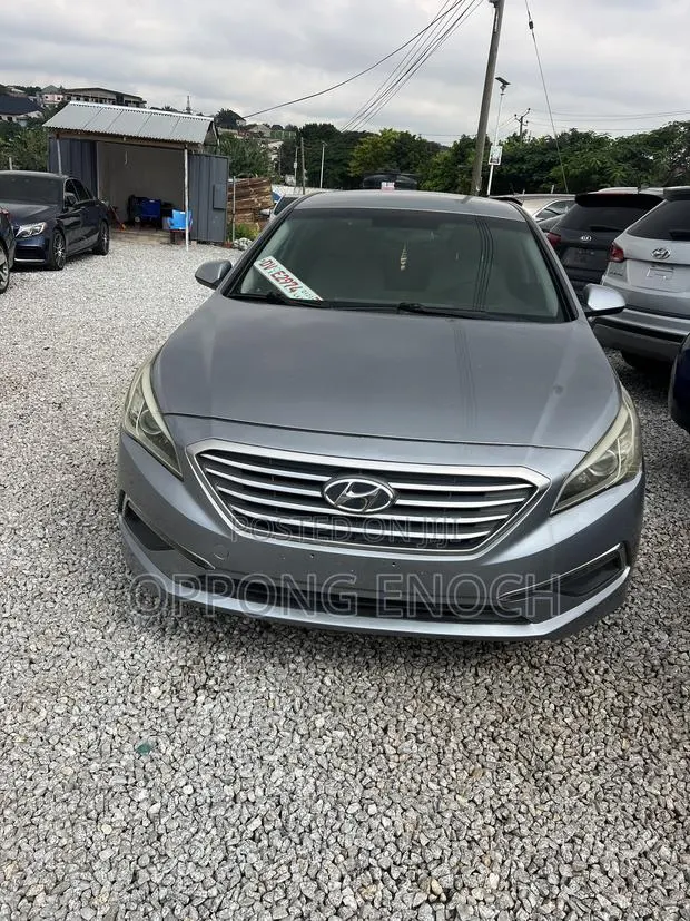 Hyundai Sonata Base Sedan FWD (2.4L 4cyl 6A) 2016 Gray