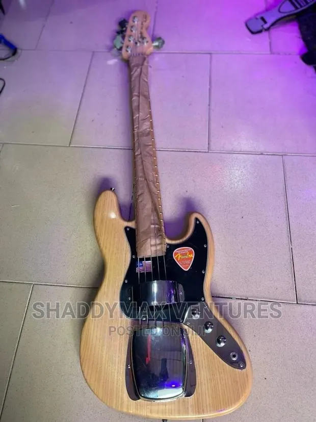 American Fender Jazz Bass · Photo 1