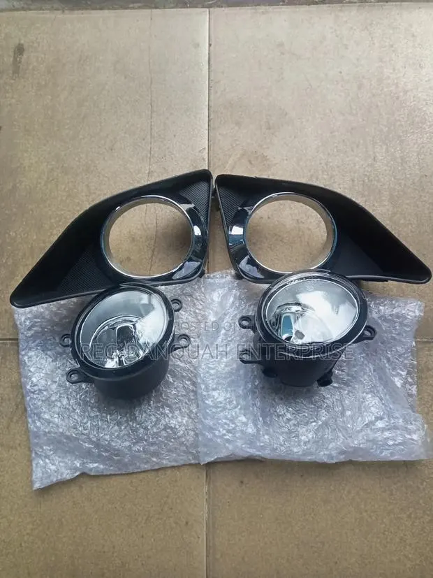 Toyota Corolla 2009 Fog Light Cover · Photo 1