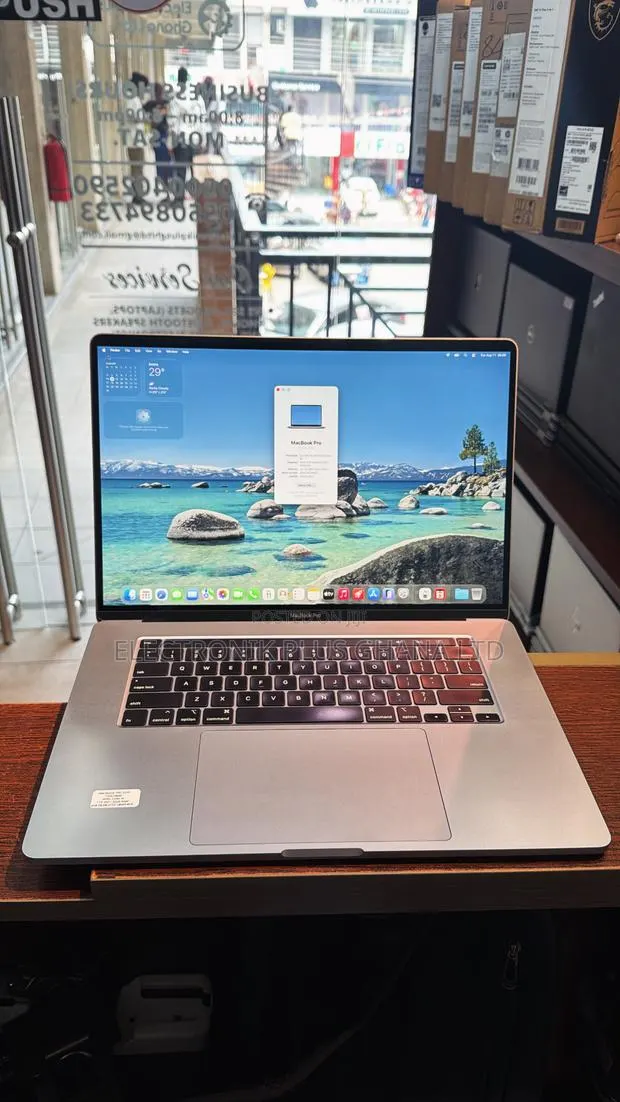 Laptop Apple MacBook Pro 2019 32GB Intel Core i9 SSD 1T · Photo 1