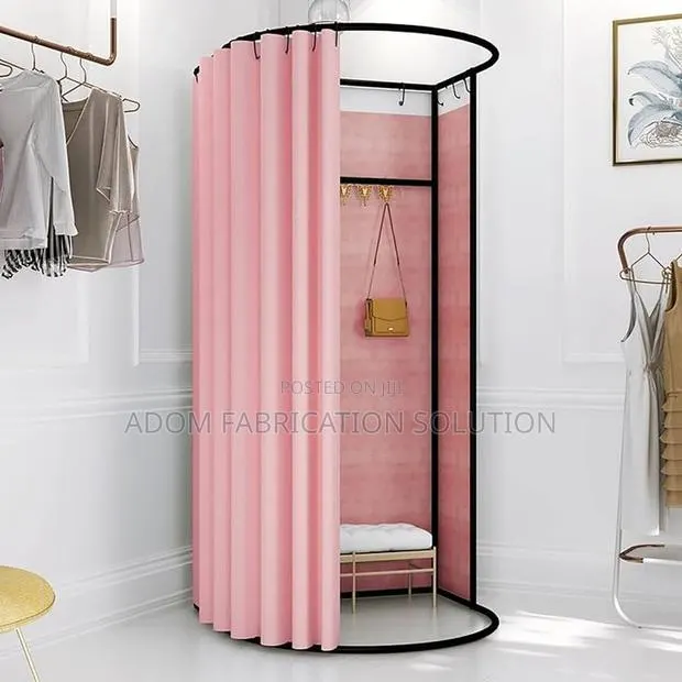 Portable Changing Room / Fitting Room With Curtain for Boutique · Photo 1