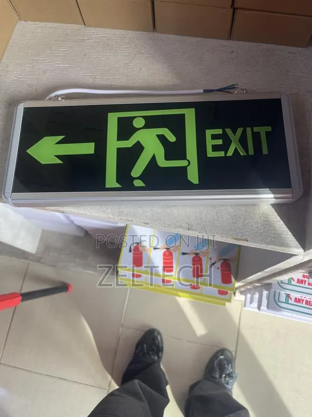 Exist Light Fluorescent · Photo 1