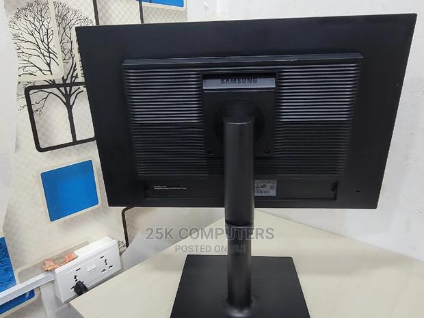 Samsung S24E650BW 24" 16:10 IPS Monitor · Photo 2