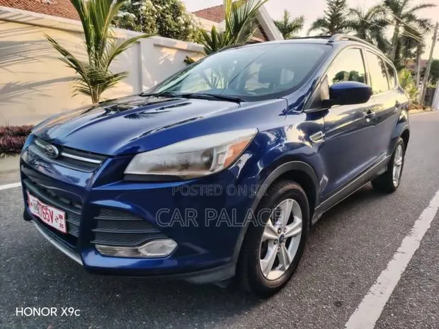 Ford Escape SE 4dr SUV (1.6L 4cyl Turbo 6A) 2014 Blue · Photo 1