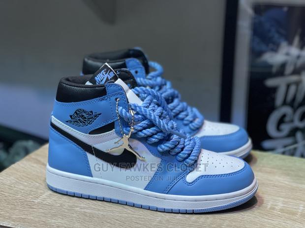 Air Jordan 1 Chunk Laces · Photo 2