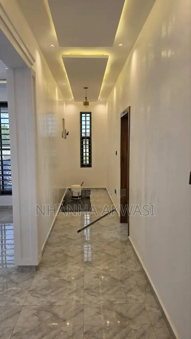 2bdrm Apartment in Community 18, Sakumono for rent · Photo 1