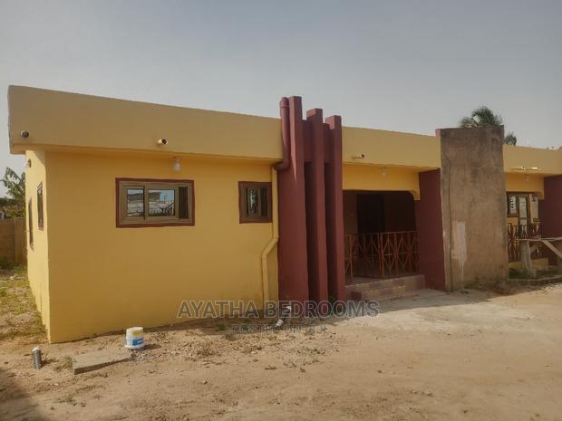 2bdrm Apartment in Ayathar Bedroom, Teshie for Rent · Photo 5