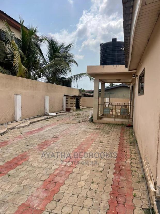 4bdrm House in Ayathar Bedroom, Teshie for Rent · Photo 4