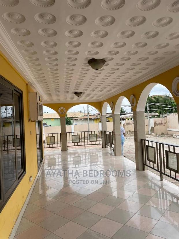 4bdrm House in Ayathar Bedroom, Teshie for Rent · Photo 8