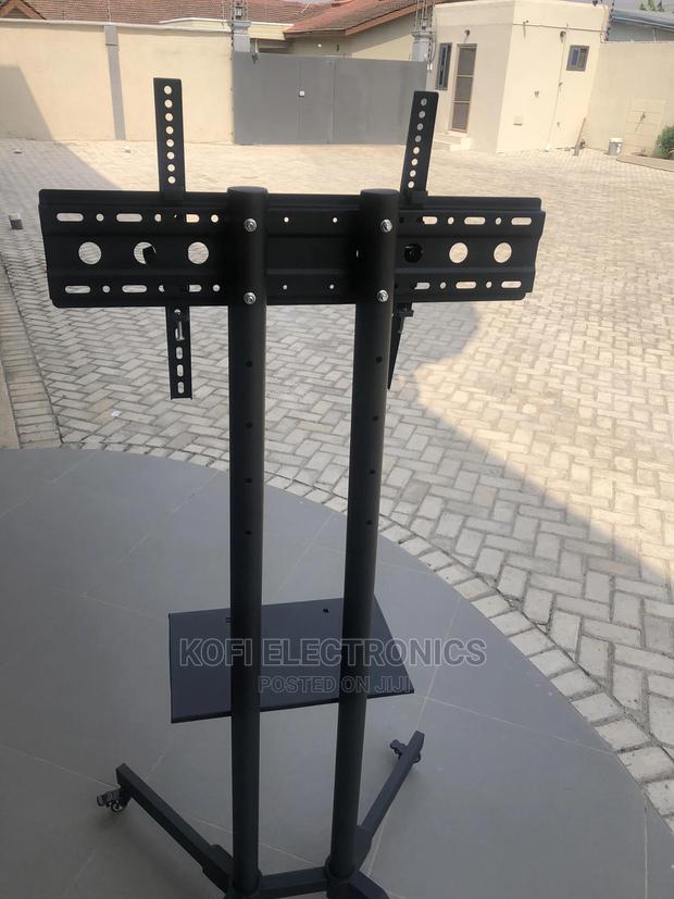 Free Unit Floor Support Trolley for LCD/LED/Plasma 32-70" · Photo 1