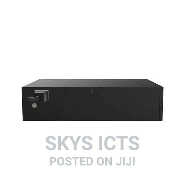 Tenda 8 Port Poe Switch · Photo 3