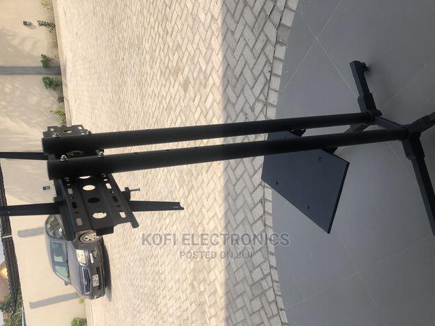 TV Trolley Stand 32-70 With Wheel Lock · Photo 1