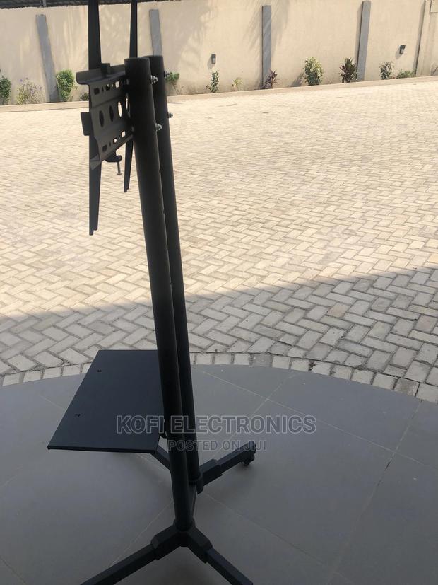 Strength Tested TV Stand/Tv Trolley for 32′′-70′′ TV · Photo 1