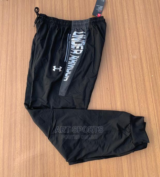Under Amour Joggers · Photo 1