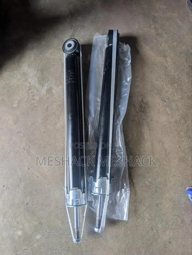 Honda CRV 2018 Back Shocks · Photo 1
