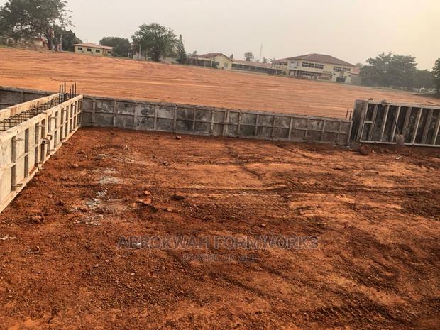 Formworks/Concret/Footings/Slabs/Lift/Gutter/Retaining Wall · Photo 3
