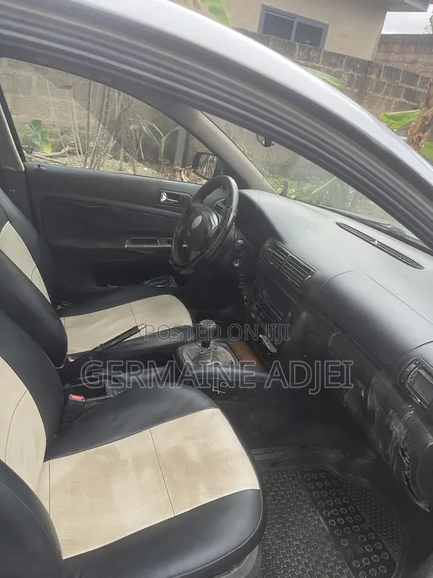 Volkswagen Passat Variant 2000 Silver · Photo 1