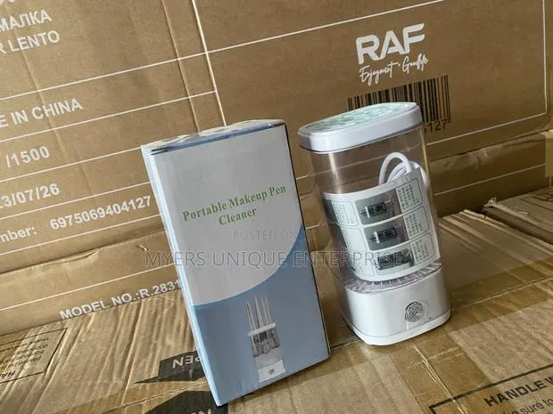Portable Makeup Brush Cleaner With Storage Box · Photo 1