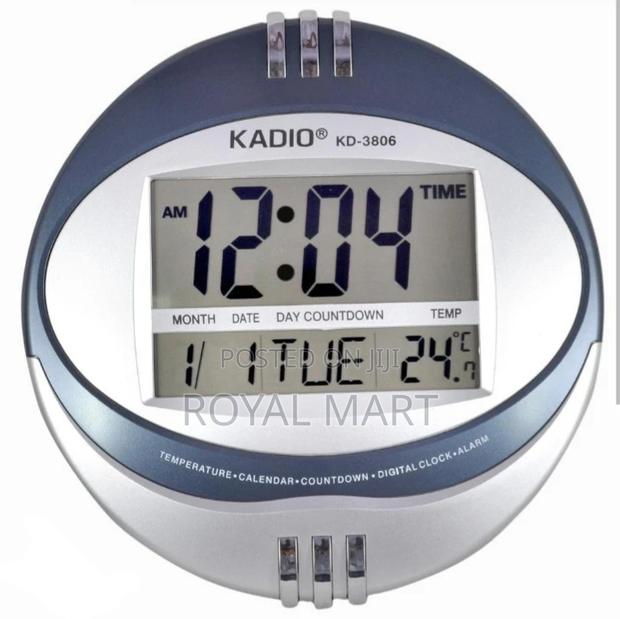 Digital Wall Clock · Photo 1