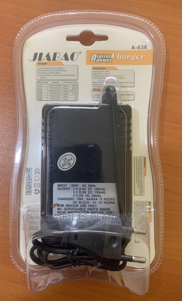 JIABAO JB-636 Rechargeable Battery Charger For AA/AAA/9V · Photo 2