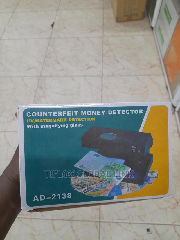 Counterfeit Currency Detector · Photo 1