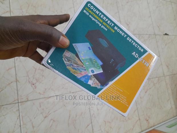 Counterfeit Currency Detector · Photo 5