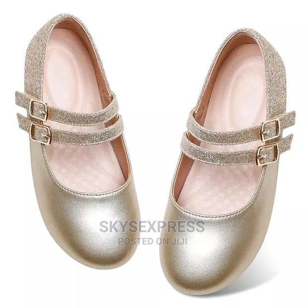 Little Girls Leather Shoe · Photo 2
