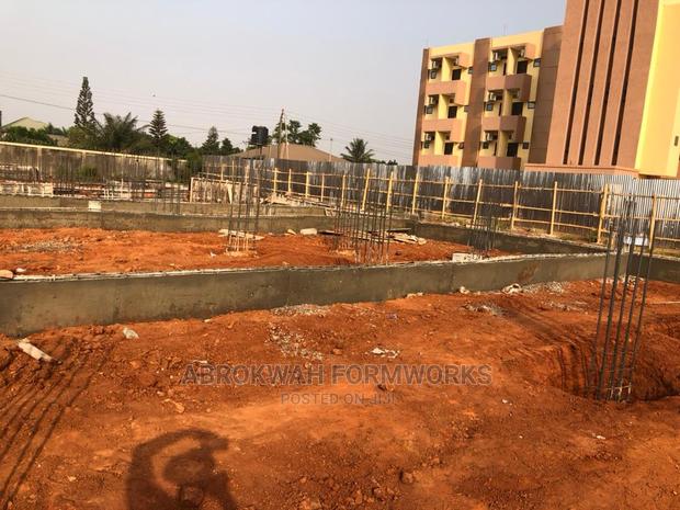 Retaining Wall/Lift/Ground Formworks/Footings/Marine/Woods · Photo 1