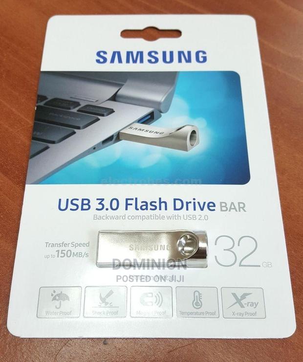 Samsung 32gb Pen Drive · Photo 1