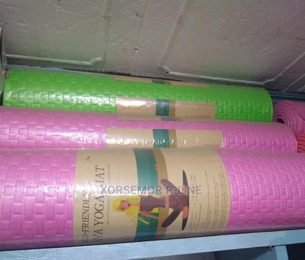Think Yoga Mat · Photo 1