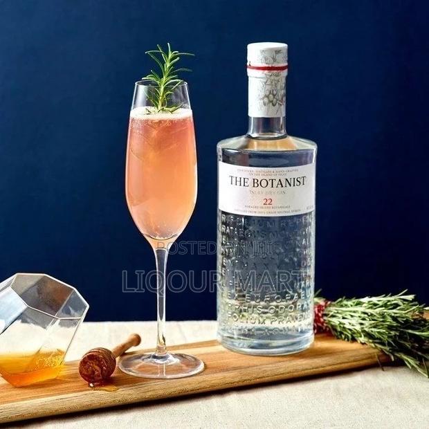 The Botanist Dry Gin · Photo 1