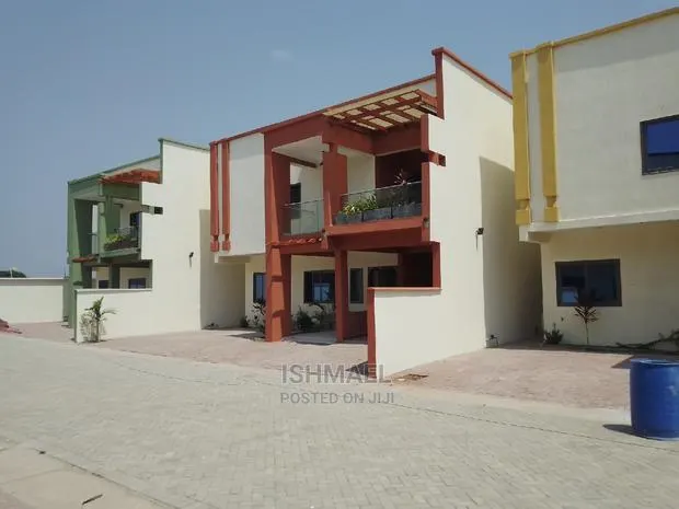 Do You Want a Painter to Paint Ur New Home or Apartments · Photo 1